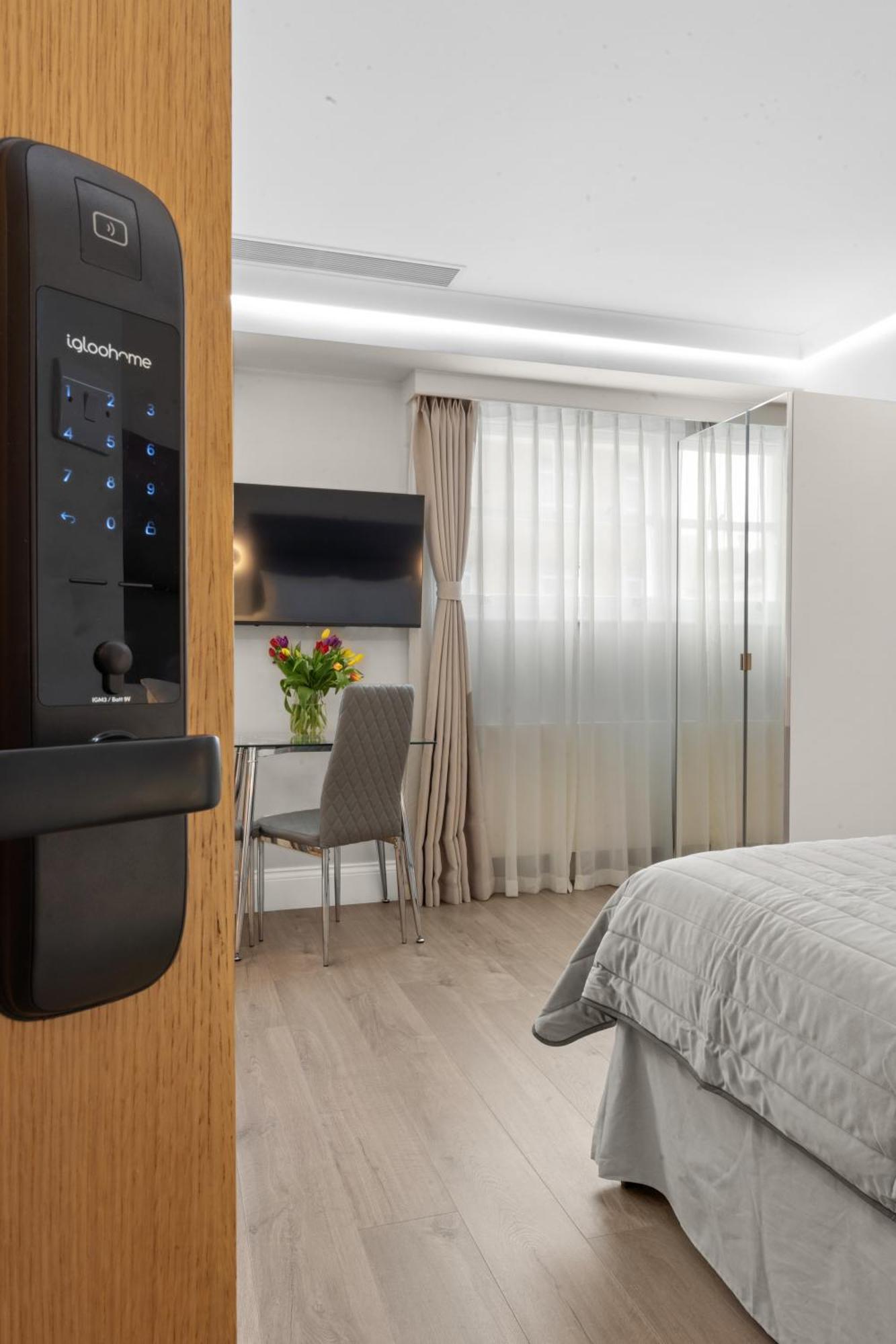 Cleveland Residences Russell Square Лондон Экстерьер фото