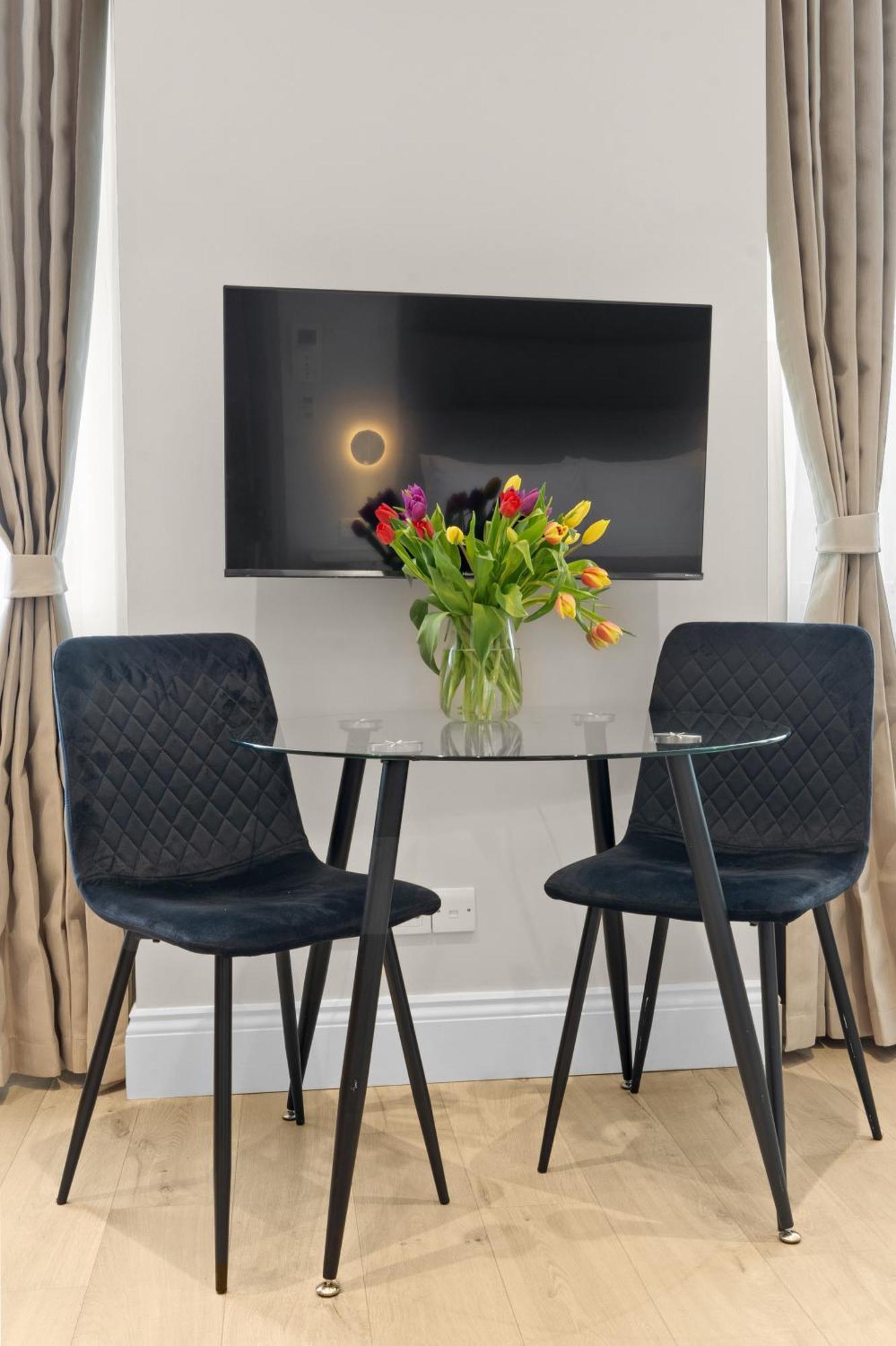 Cleveland Residences Russell Square Лондон Экстерьер фото