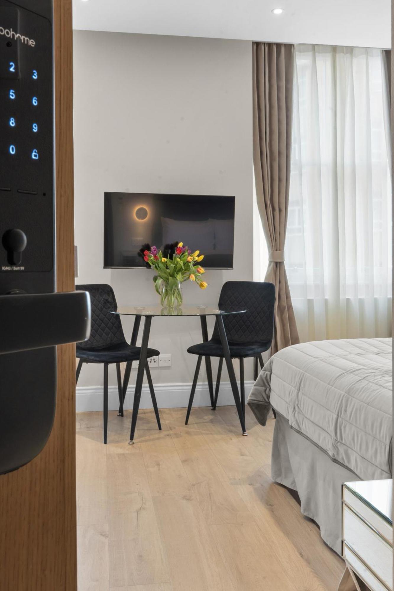 Cleveland Residences Russell Square Лондон Экстерьер фото