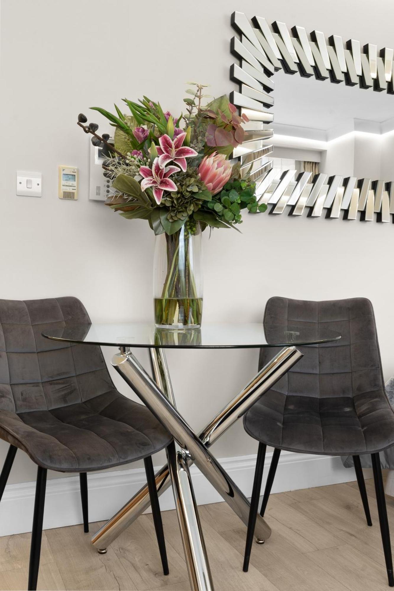 Cleveland Residences Russell Square Лондон Экстерьер фото