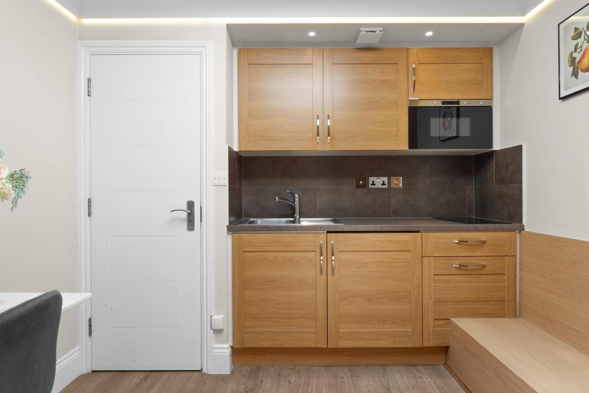 Cleveland Residences Russell Square Лондон Экстерьер фото